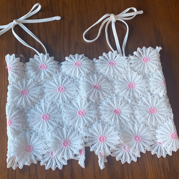 Tops - **NWOT** 3/$10** White Flower Cropped Top